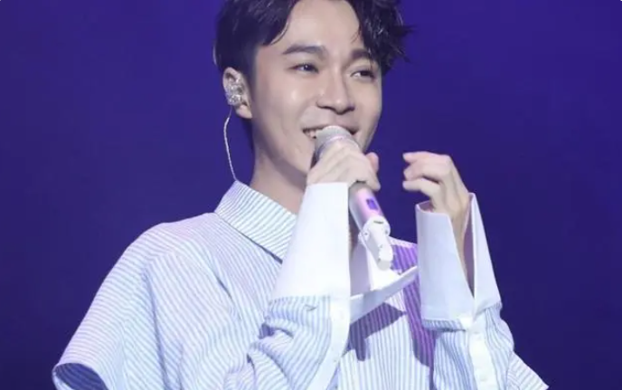 吳青峰曾多次失聲，吳青峰名字打分，解析