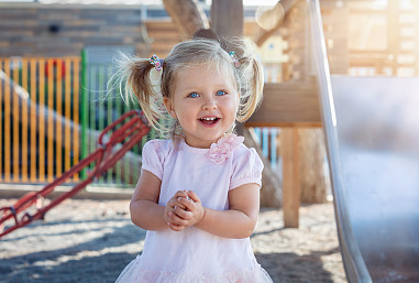 2024年鄧姓寶寶取名大全，屬龍女孩名字取名攻略 