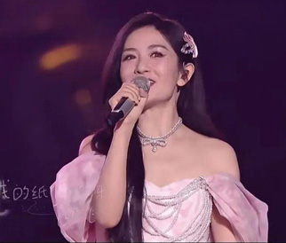 謝娜跨年夜情緒失控淚崩，謝娜名字打分，解析