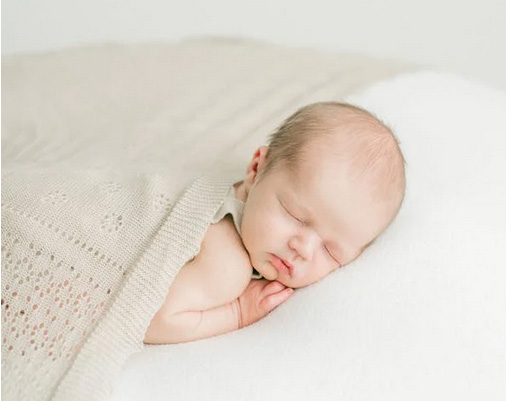 女孩起名：女孩帶火字旁漂亮有涵養的名字