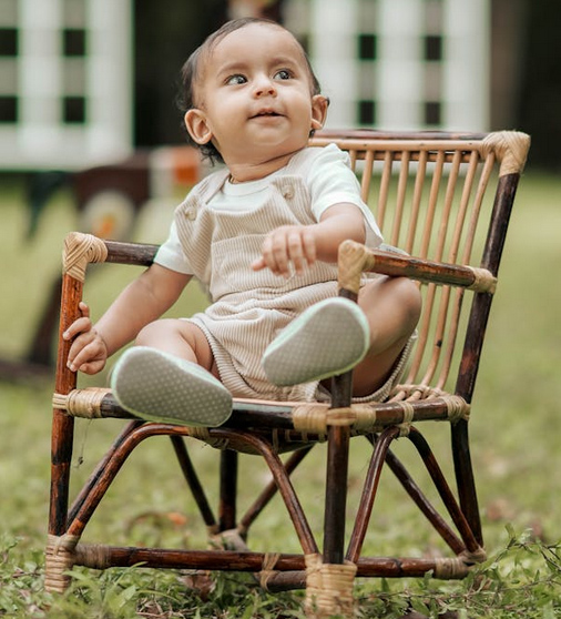 精選三點(diǎn)水的字女孩起名字大全 