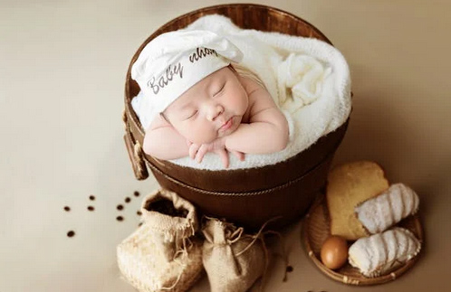 女孩起名丨女孩起名甜和恬哪個(gè)更好？